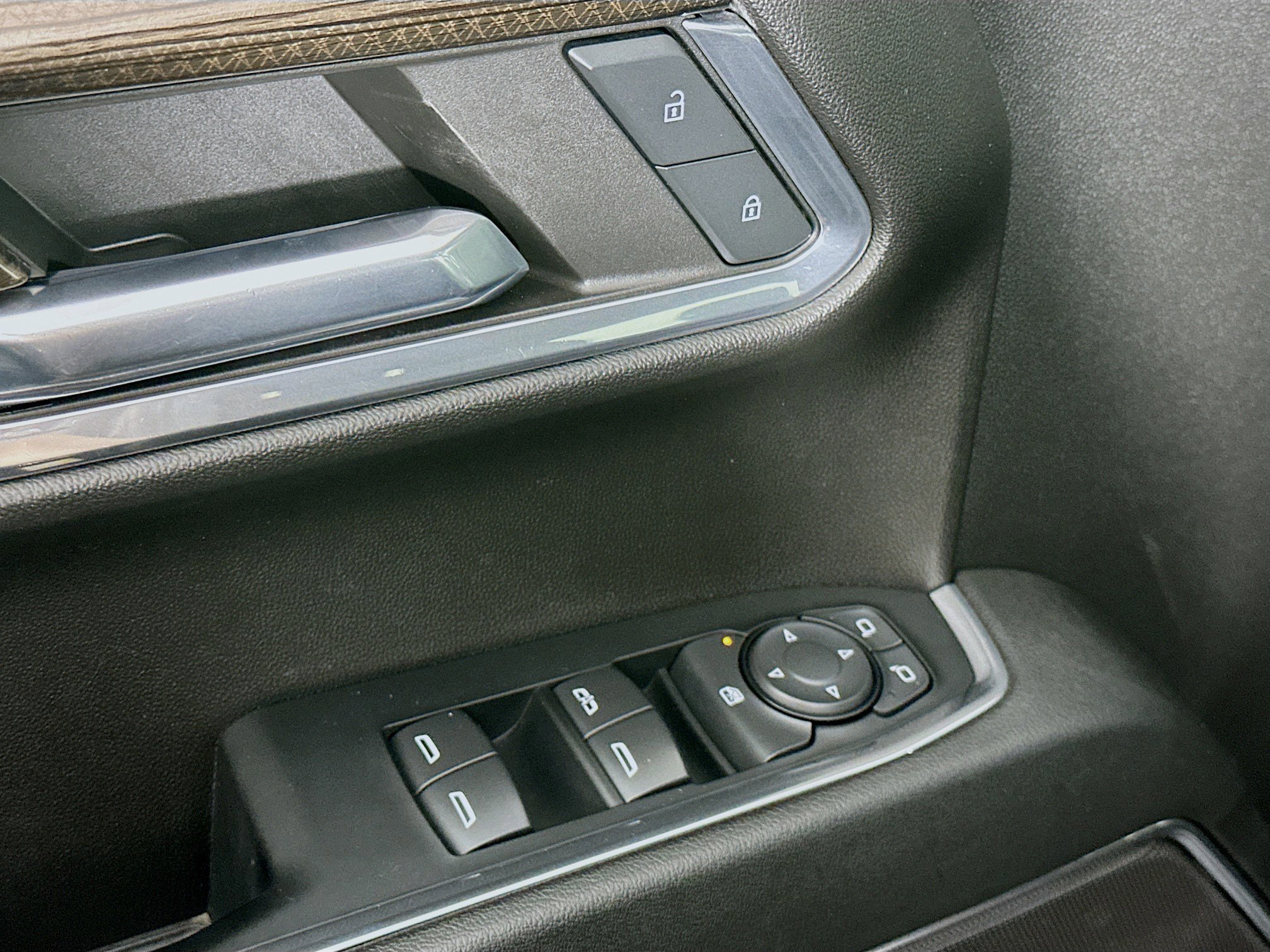 Used 2024 Chevrolet Silverado 1500 LT image 15