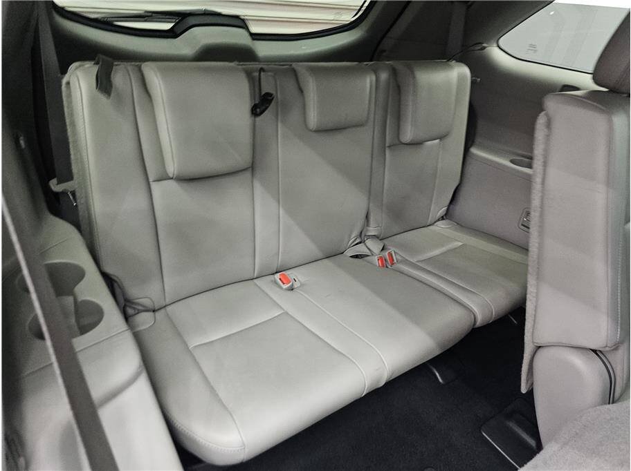 Used 2019 Toyota Highlander XLE FWD image 13