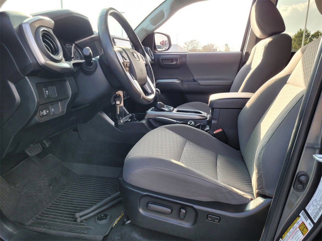 Certified 2022 Toyota Tacoma SR5 image 4