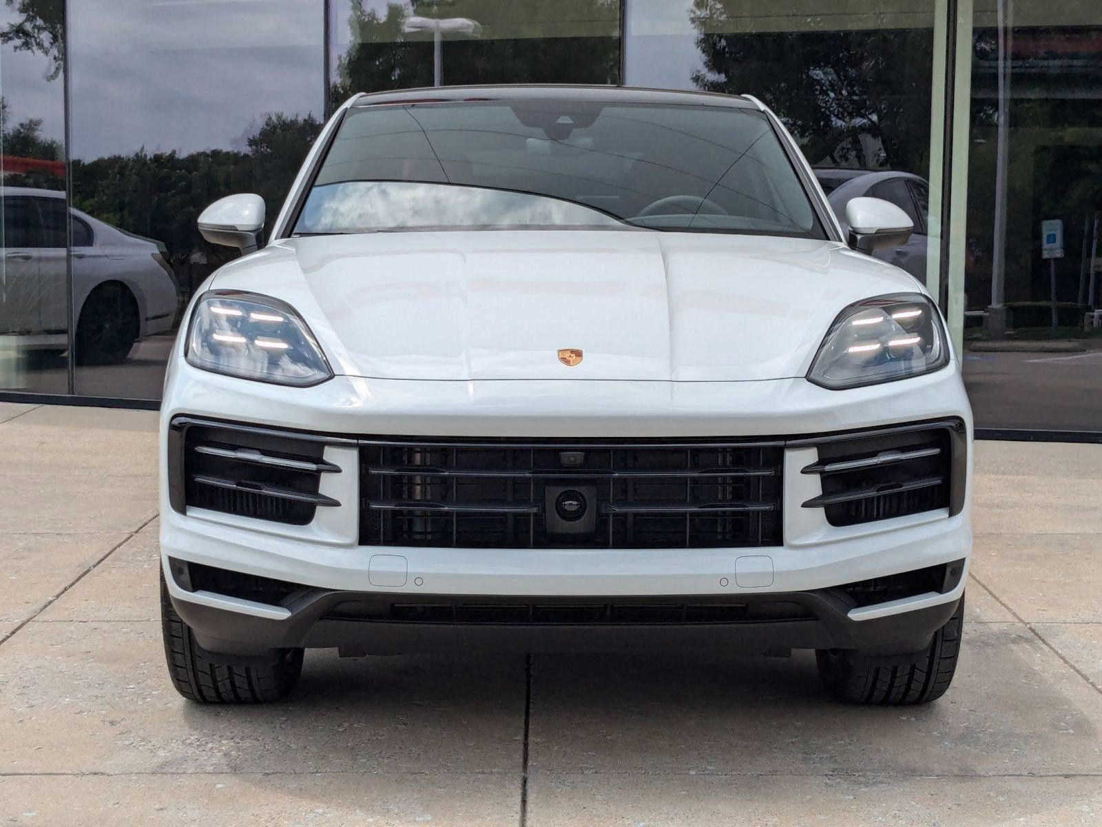Certified 2025 Porsche Cayenne image 6