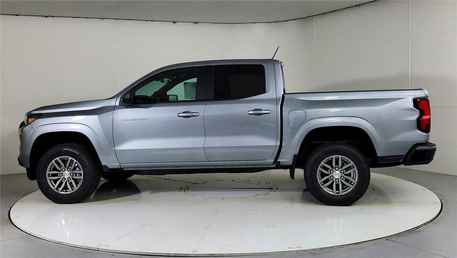 Used 2023 Chevrolet Colorado LT w/ LT Convenience Package II RWD image 6