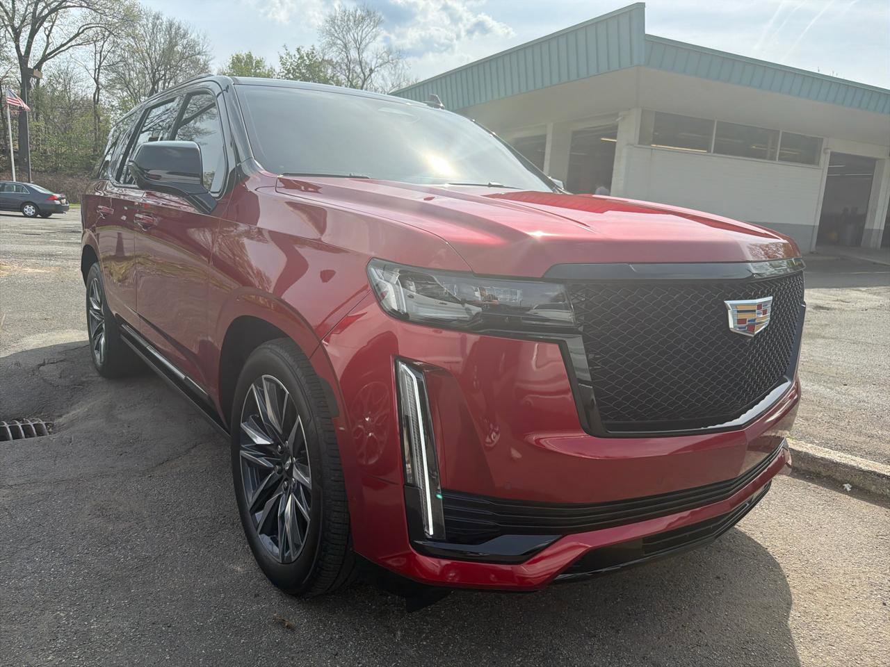 Used 2022 Cadillac Escalade Sport Platinum AWD/4WD image 3