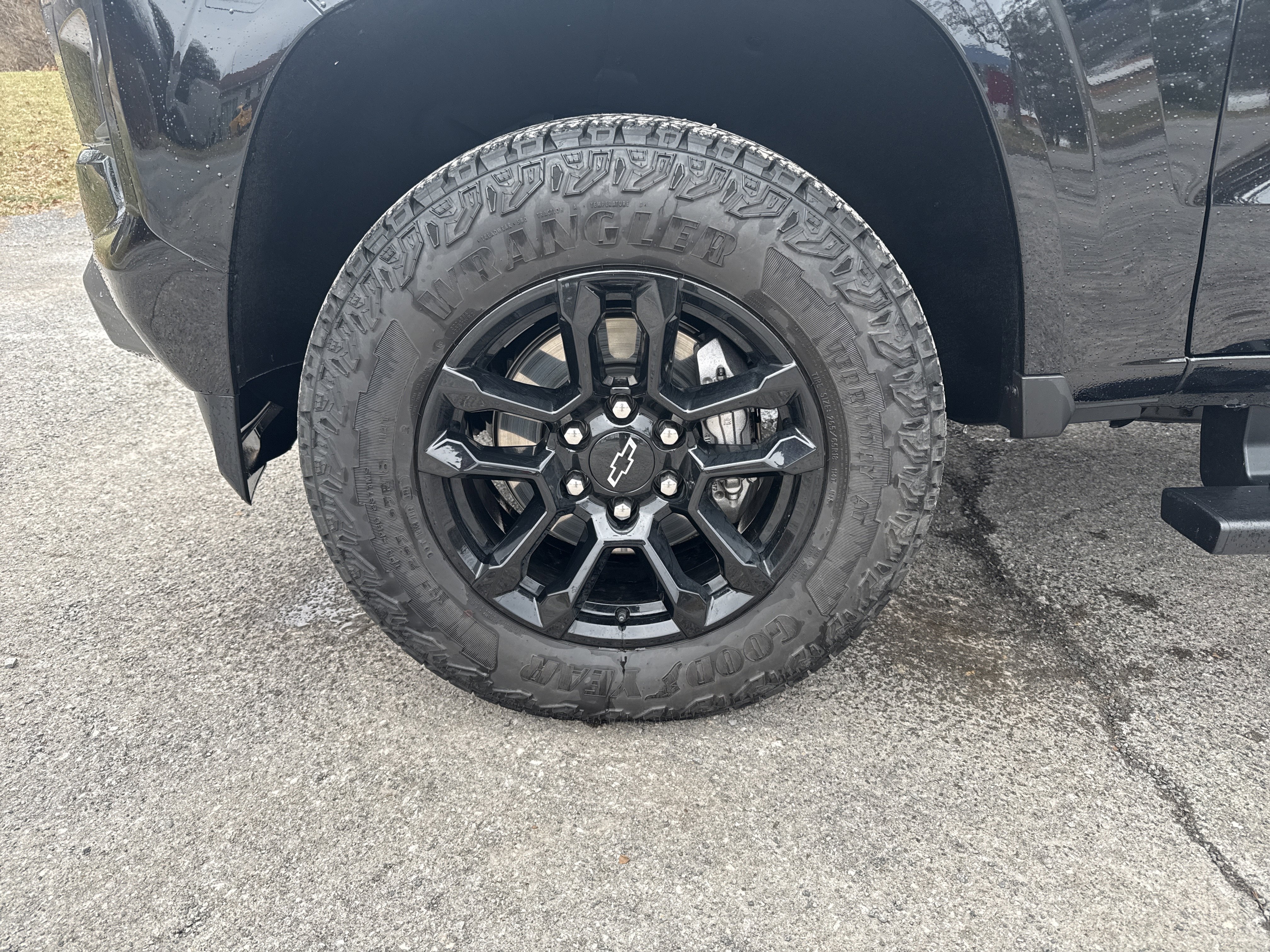 Used 2025 Chevrolet Colorado Z71 w/ Midnight Edition image 10