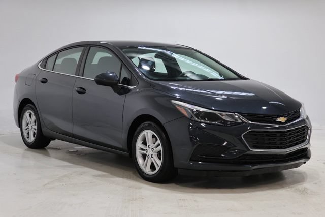 Used 2017 Chevrolet Cruze LT w/ Convenience Package FWD image 1