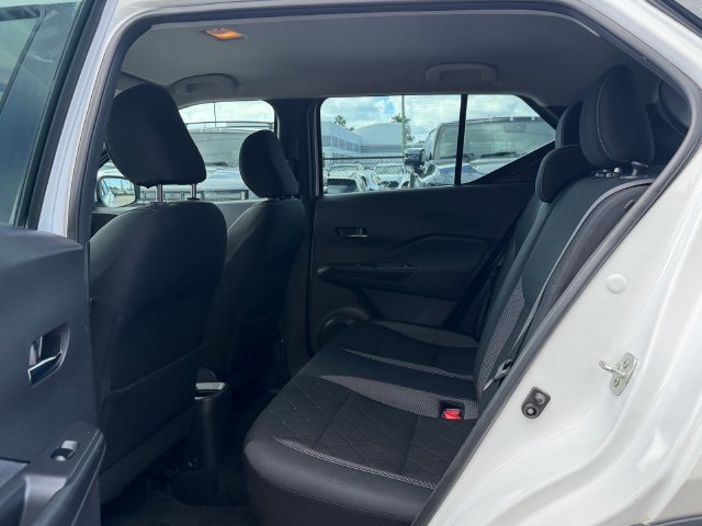 Used 2019 Nissan Kicks SV FWD image 11