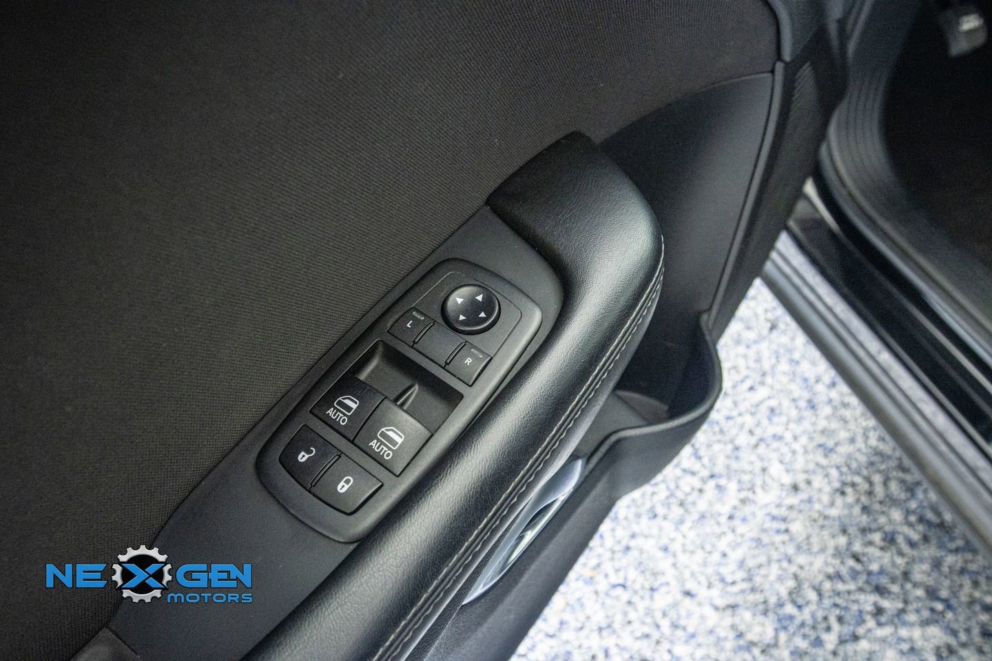 Used 2019 Dodge Challenger GT image 12