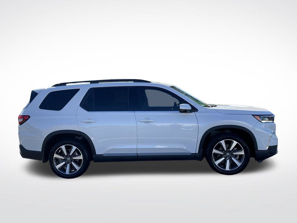 Certified 2025 Honda Pilot Touring image 7