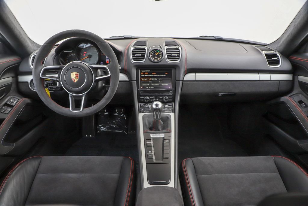 Used 2016 Porsche Cayman GT4 image 2