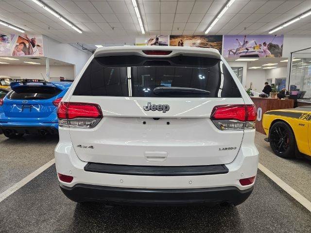 Used 2020 Jeep Grand Cherokee Laredo AWD/4WD image 6