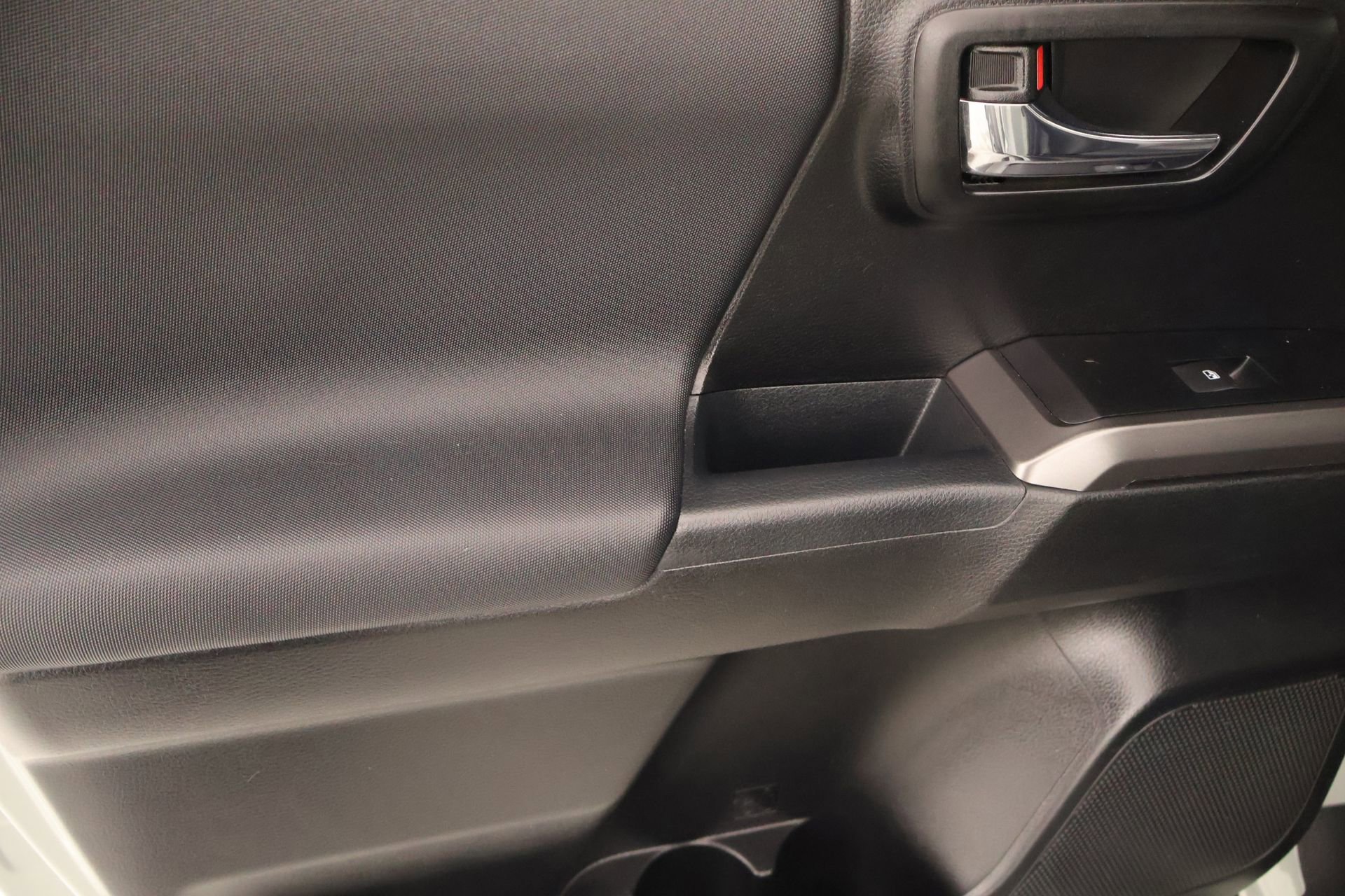 Used 2022 Toyota Tacoma TRD Off-Road AWD/4WD image 16