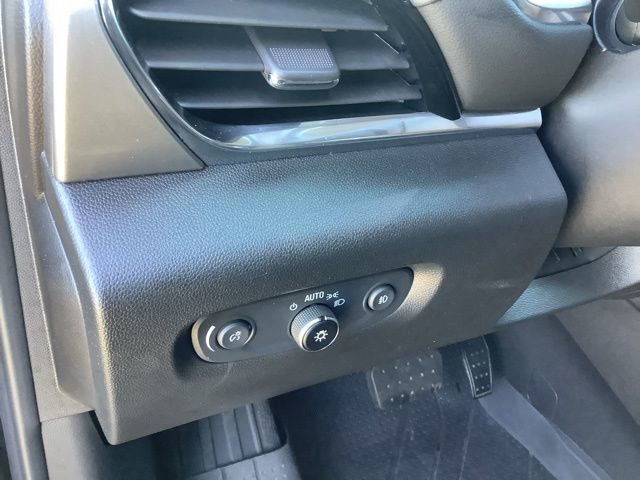 Used 2021 Chevrolet Traverse LT image 26