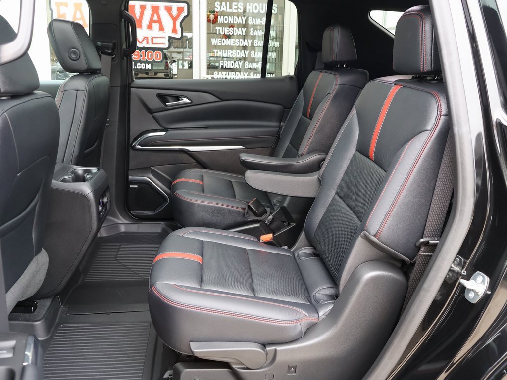 Certified 2024 Chevrolet Traverse RS w/ LPO, Floor Liner Package image 27