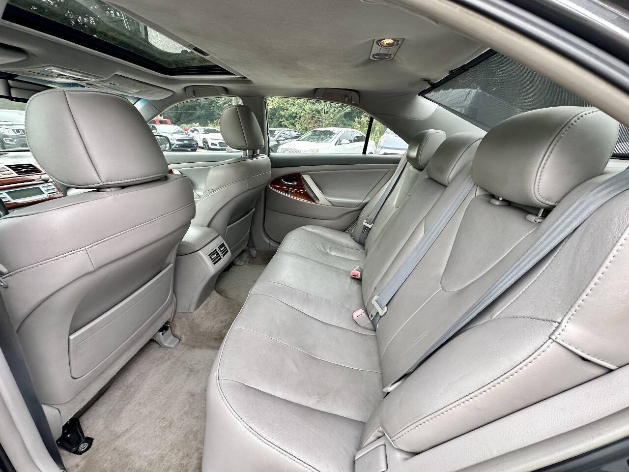 Used 2009 Toyota Camry XLE FWD image 12