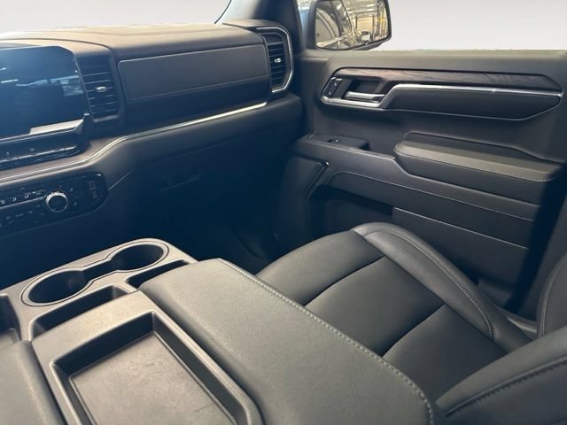 Used 2024 GMC Sierra 1500 SLT AWD/4WD image 16