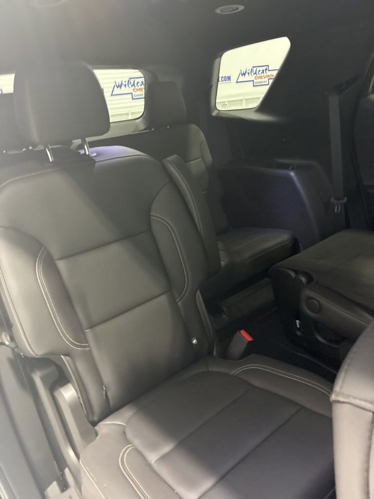 Used 2023 Chevrolet Traverse LT image 42