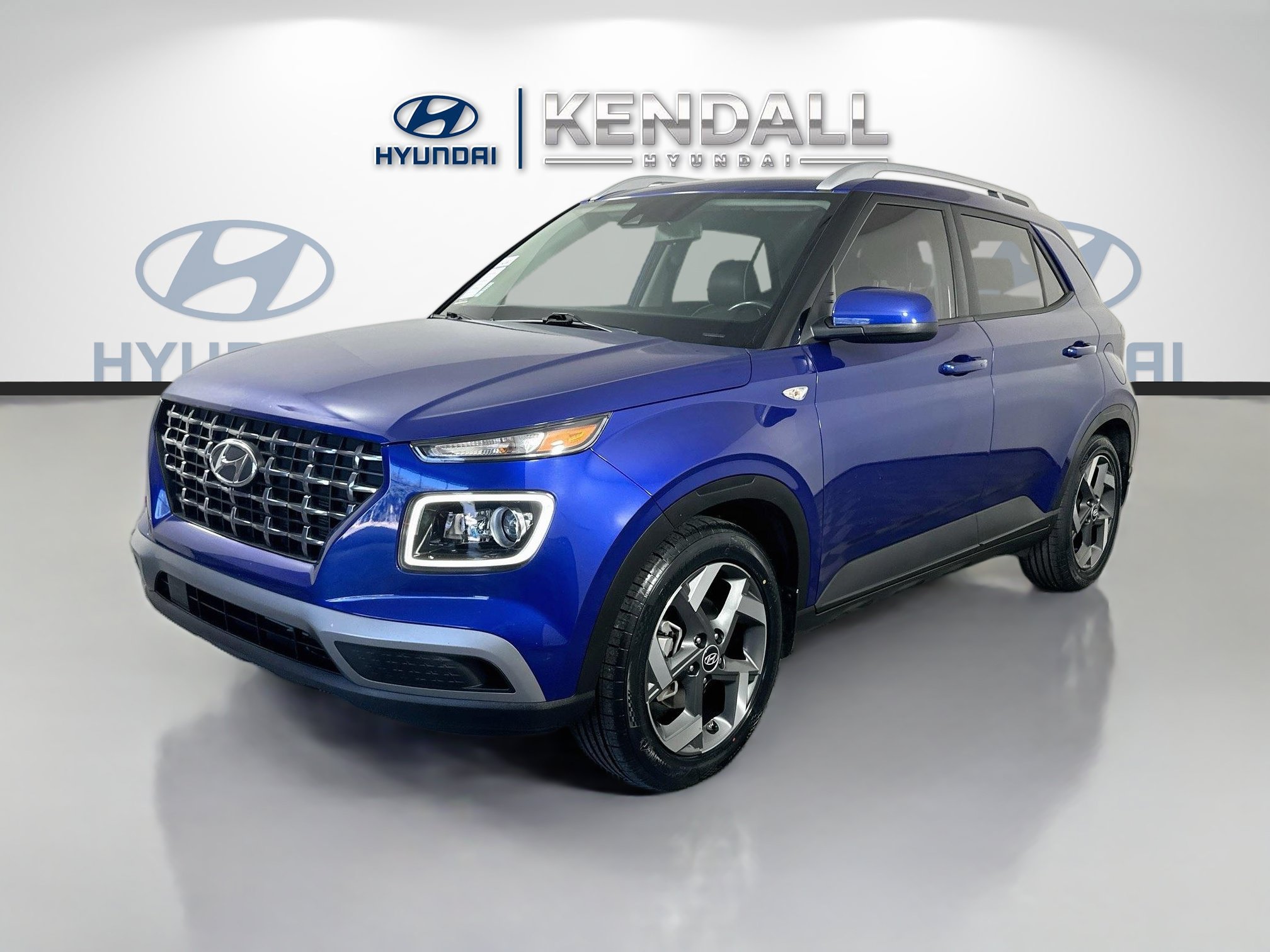 Used 2022 Hyundai Venue Limited FWD image 3
