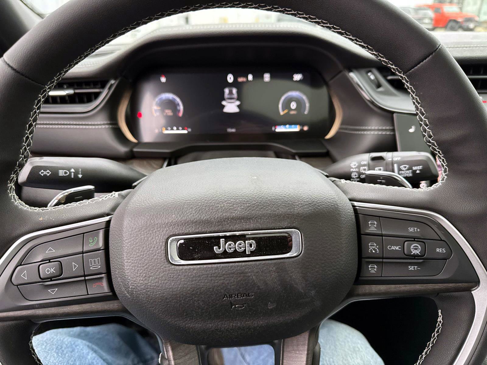 New 2026 Jeep Grand Cherokee Limited AWD/4WD image 17