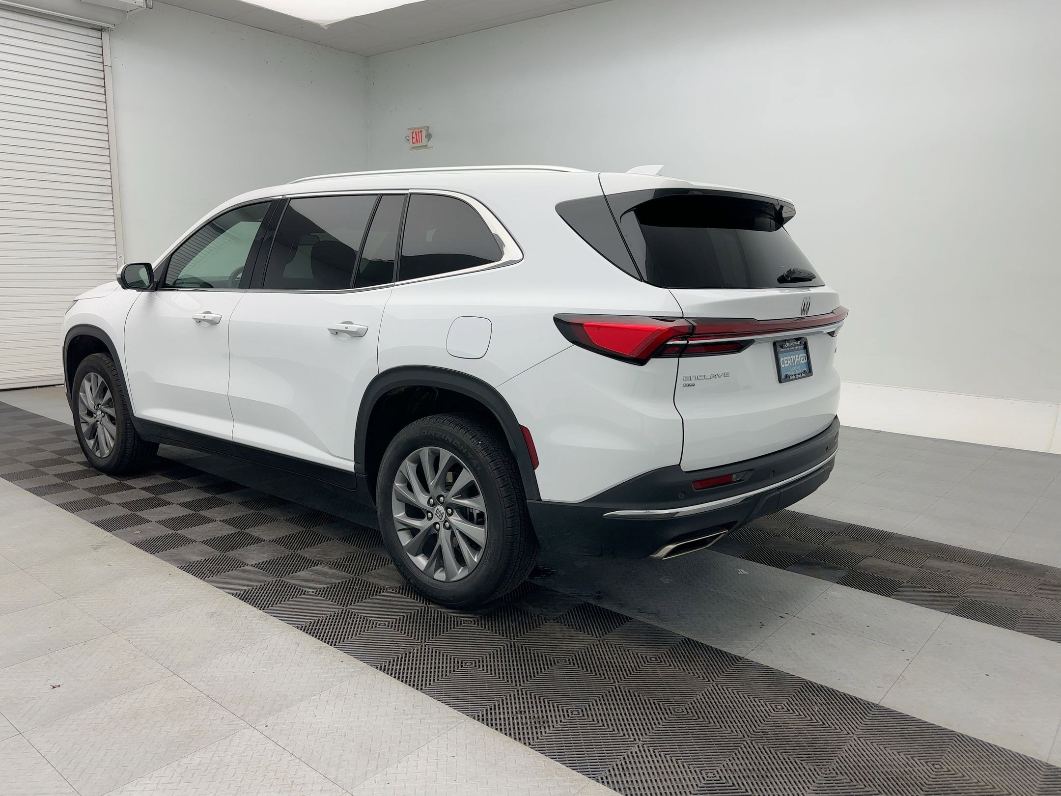Certified 2025 Buick Enclave Preferred image 3