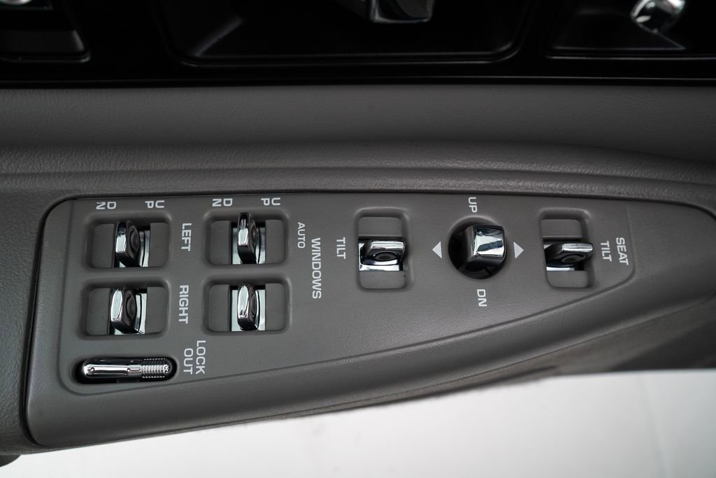 Used 1996 Chevrolet Impala SS image 10