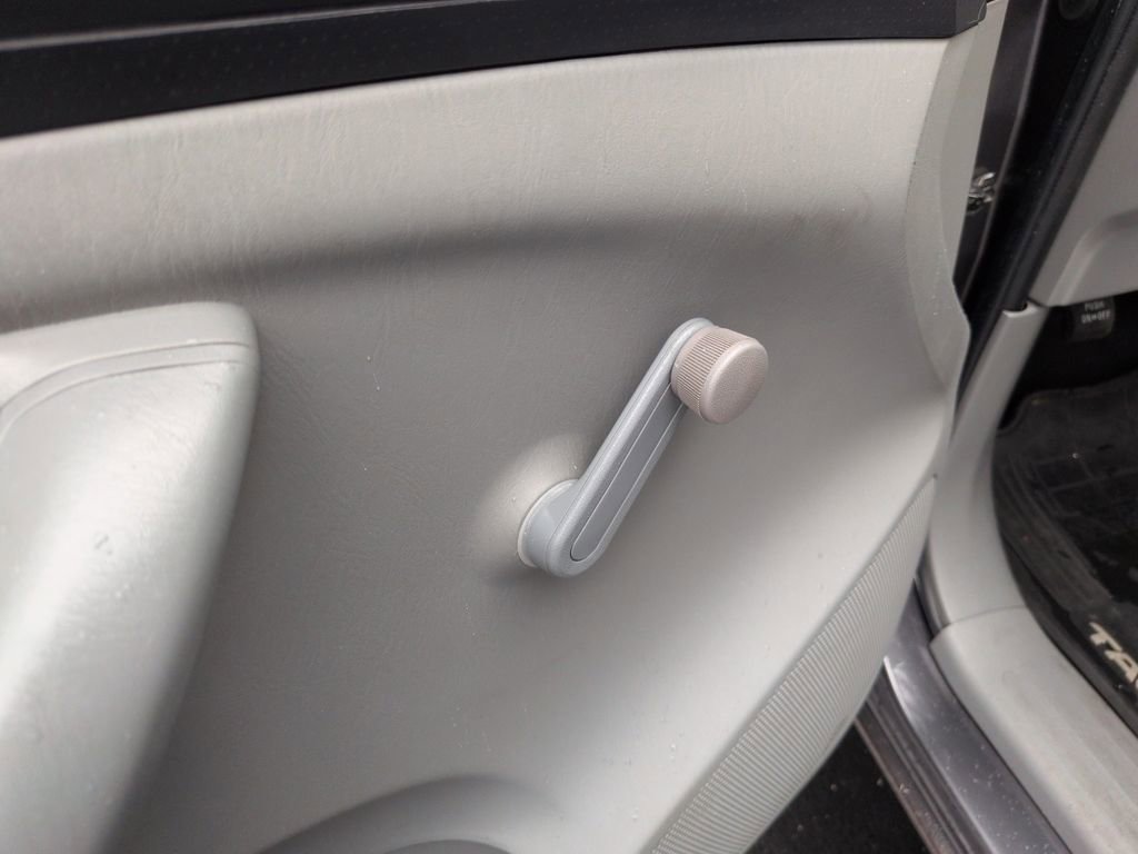 Used 2013 Toyota Tacoma 2WD Regular Cab image 11