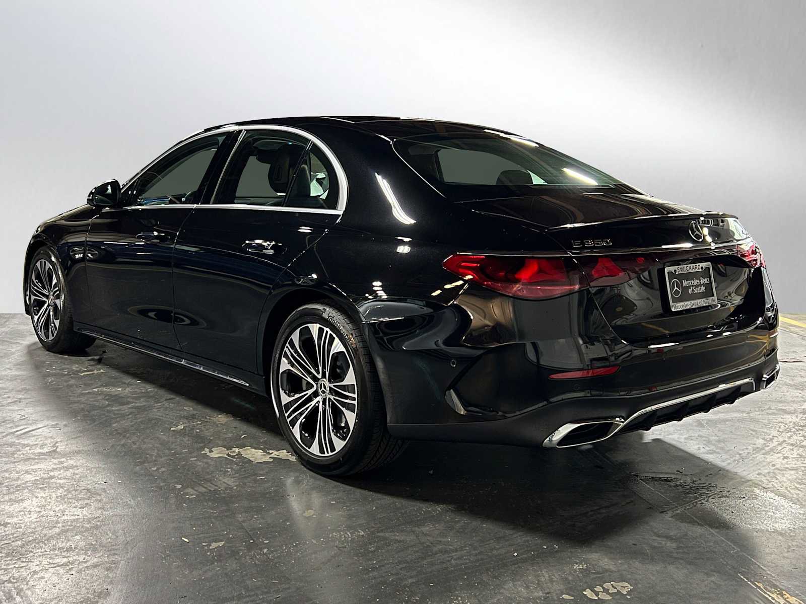 New 2026 Mercedes-Benz E 350 4MATIC Sedan image 5