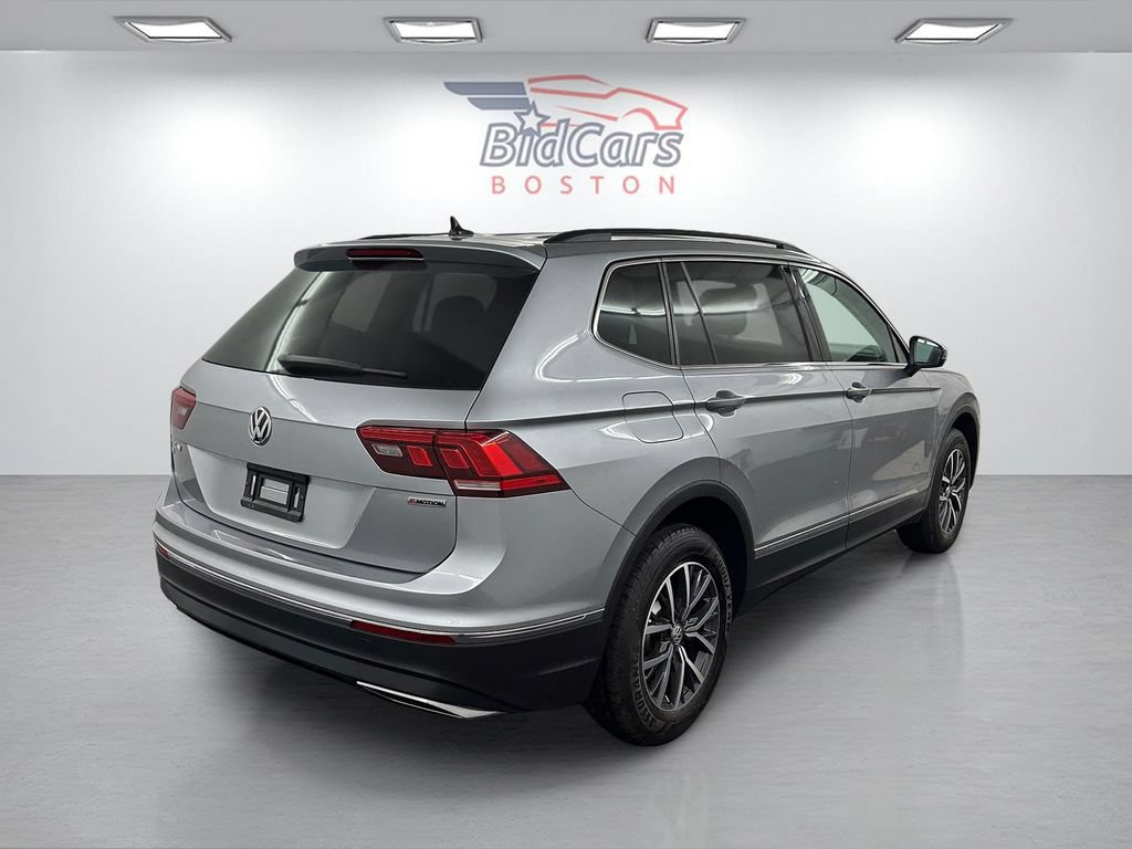 Used 2020 Volkswagen Tiguan SE w/ 3rd Row Seat Package AWD/4WD image 4