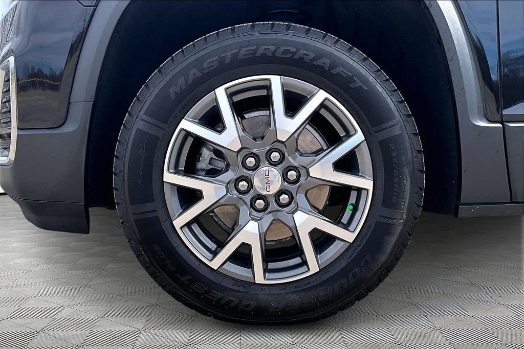 Used 2023 GMC Acadia SLE image 9