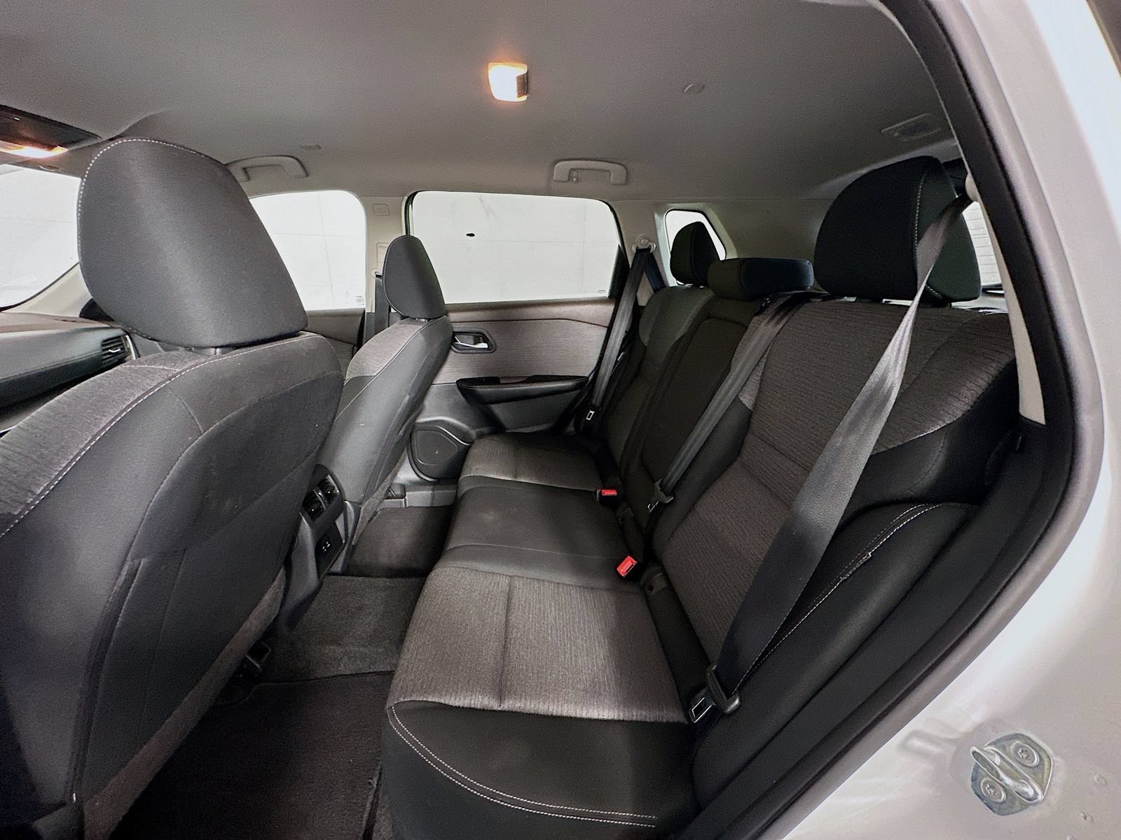 Used 2023 Nissan Rogue SV FWD image 22