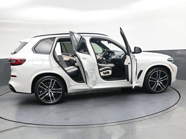Used 2021 BMW X5 xDrive40i w/ M Sport Package AWD/4WD image 27