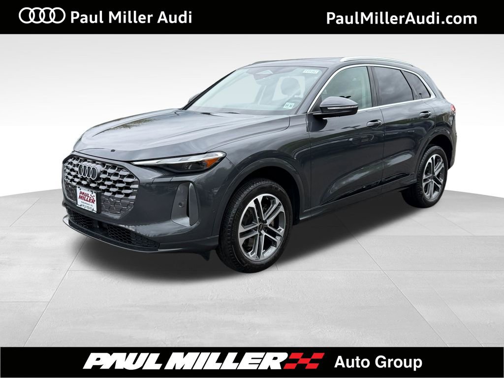 Used 2025 Audi Q5 Premium w/ Convenience Package AWD/4WD image 1