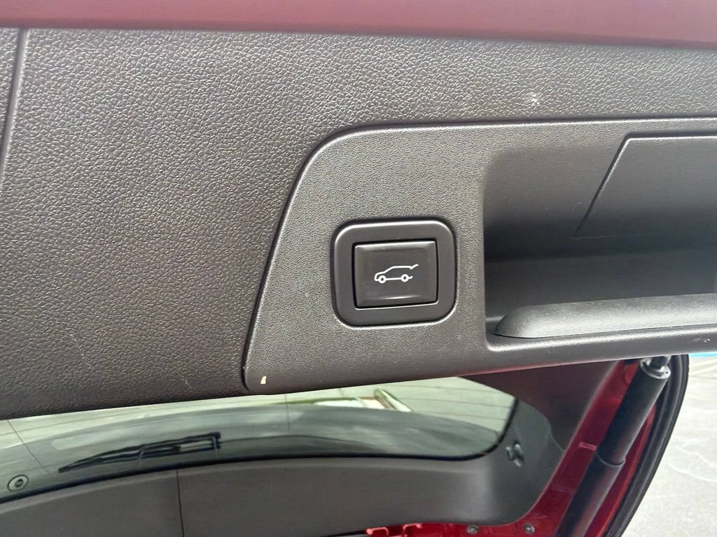 Used 2023 Buick Envision Essence w/ Technology Package I AWD/4WD image 48