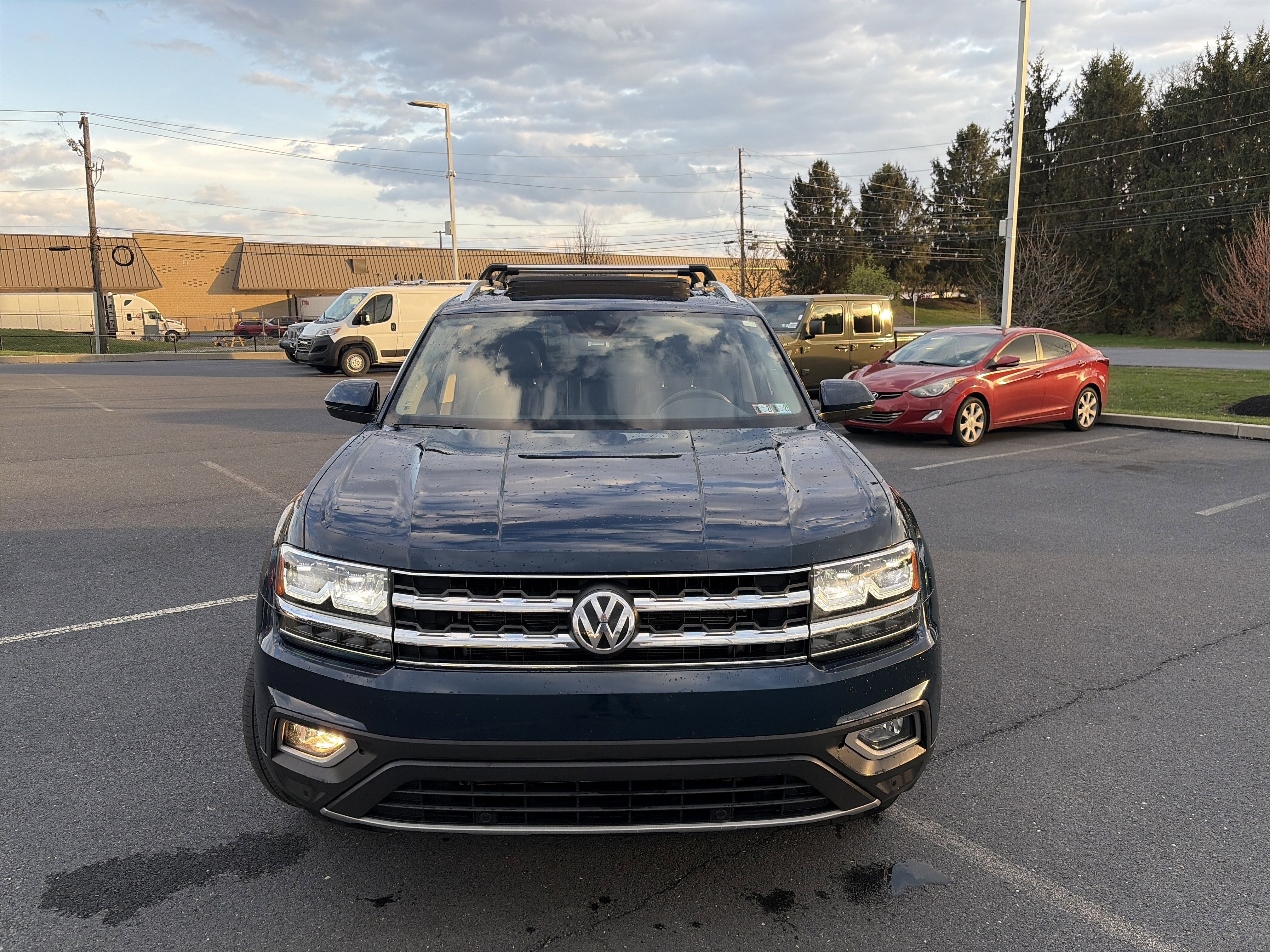 Used 2019 Volkswagen Atlas SEL image 2