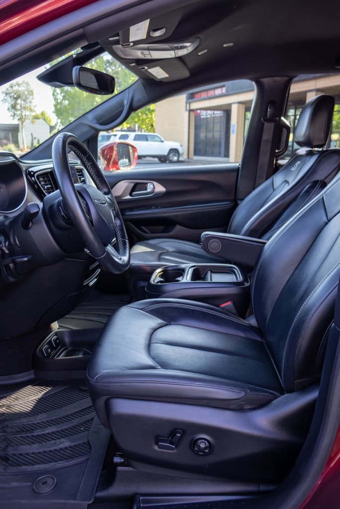 Used 2020 Chrysler Pacifica Touring-L w/ Advanced Safetytec Group AWD/4WD image 15