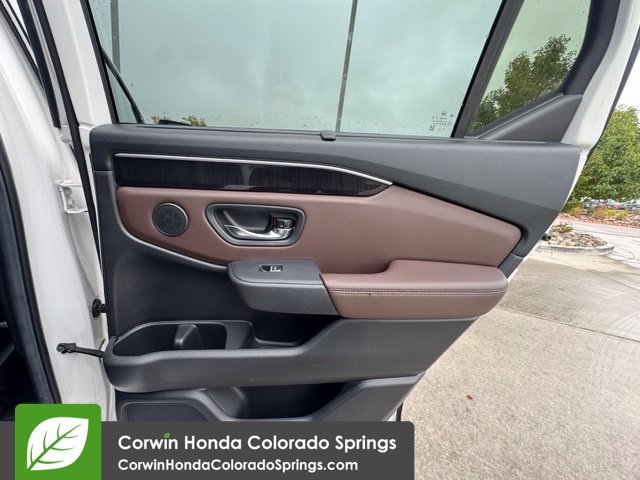 Used 2024 Honda Pilot Elite image 32