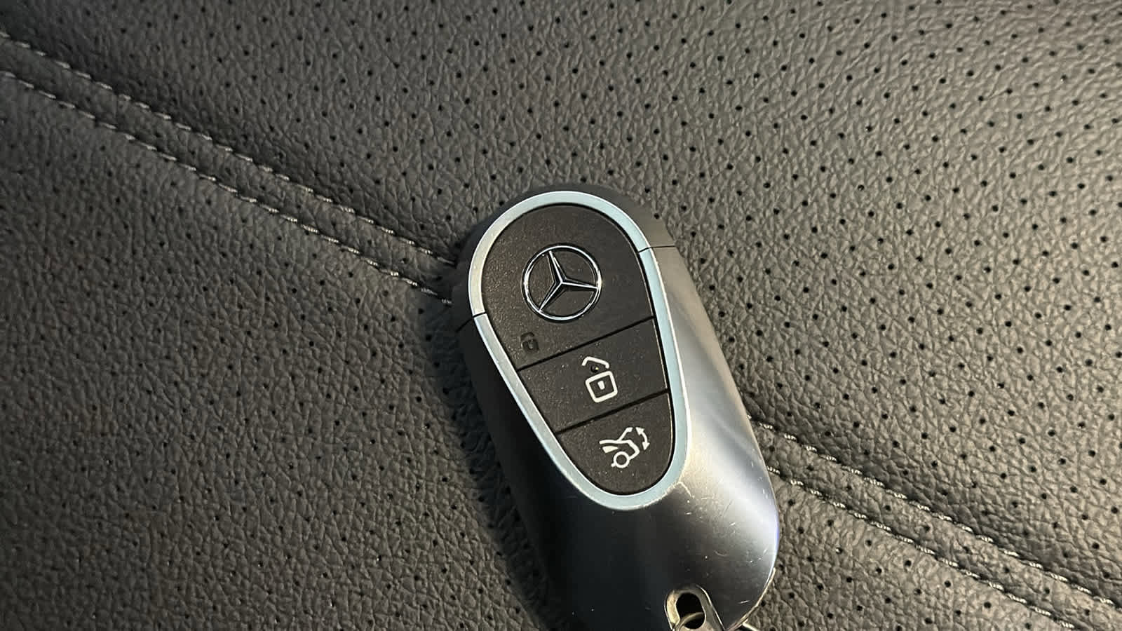 Used 2025 Mercedes-Benz GLC 300 4MATIC image 45