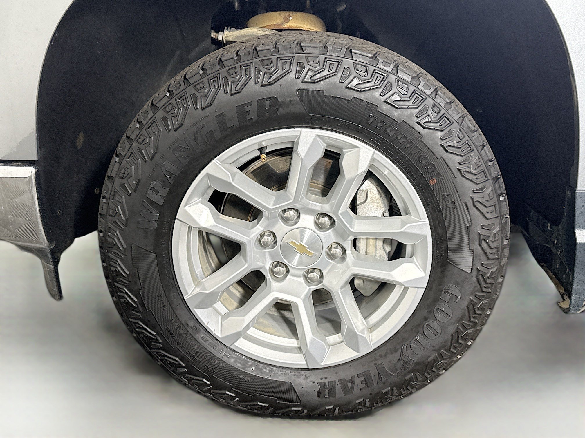 Used 2023 Chevrolet Silverado 1500 LT AWD/4WD image 37