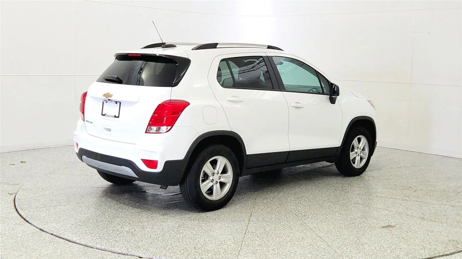 Used 2021 Chevrolet Trax LT w/ LT Convenience Package image 7