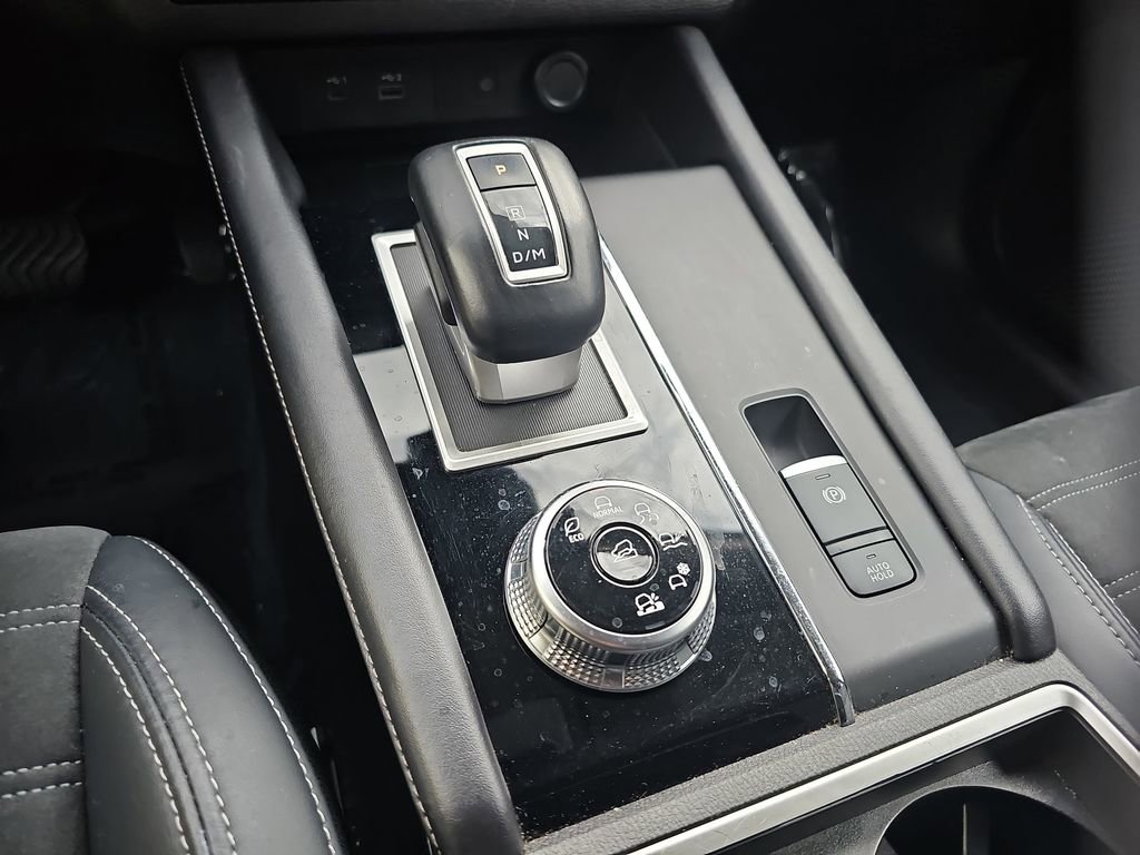 Used 2024 Mitsubishi Outlander SE image 16