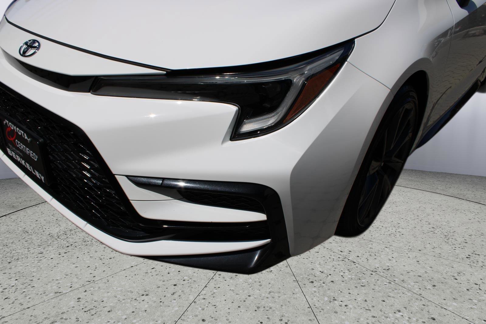 Used 2023 Toyota Corolla SE w/ SE Premium Package FWD image 10