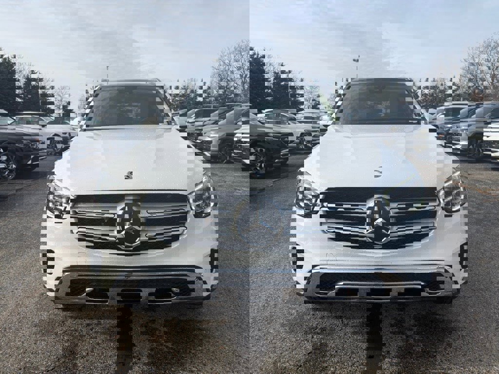 Used 2022 Mercedes-Benz GLC 300 4MATIC image 2