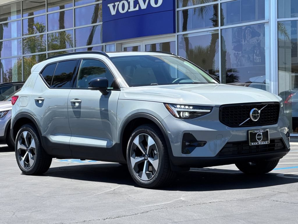 New 2026 Volvo XC40 B5 Plus w/ Protection Package Premier AWD/4WD image 7