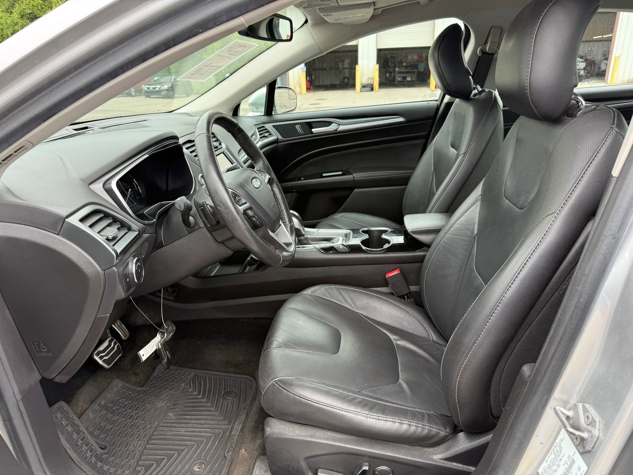 Used 2014 Ford Fusion Titanium AWD/4WD image 2