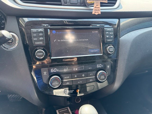 Used 2016 Nissan Rogue SL w/ SL Premium Package FWD image 4