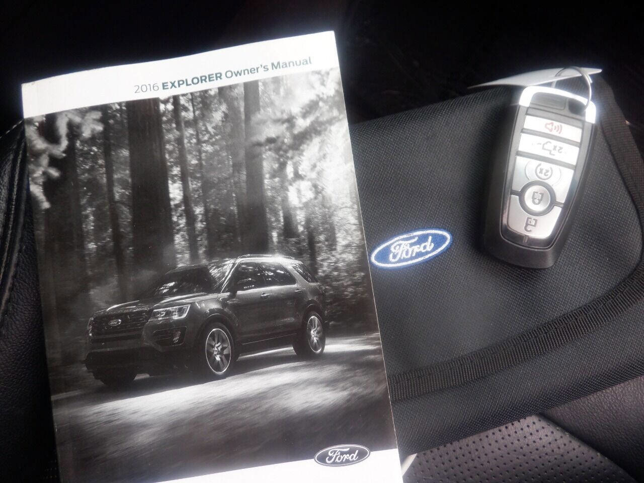 Used 2016 Ford Explorer Limited image 30