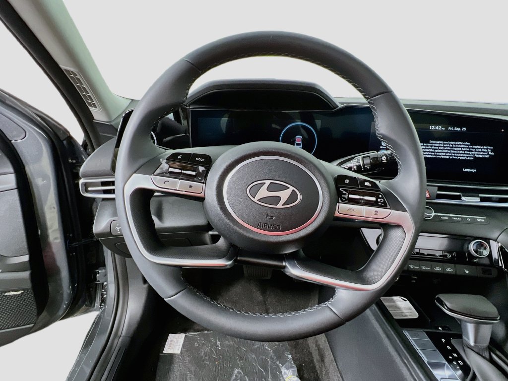 New 2026 Hyundai Elantra Limited FWD image 10
