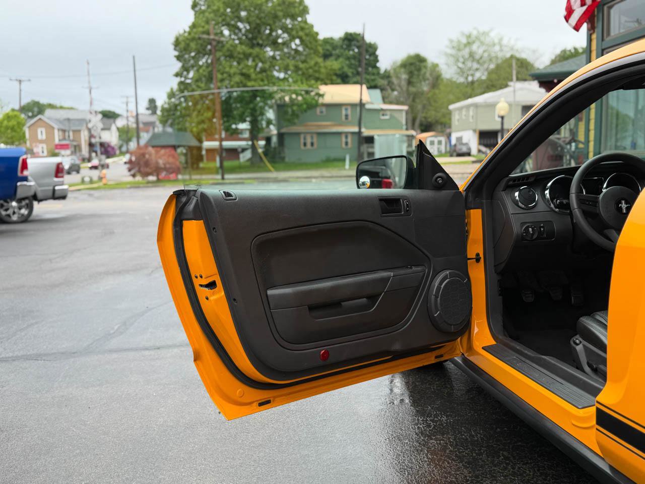 Used 2007 Ford Mustang Premium RWD image 13