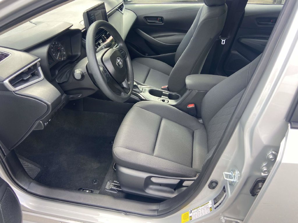Used 2025 Toyota Corolla LE FWD image 11