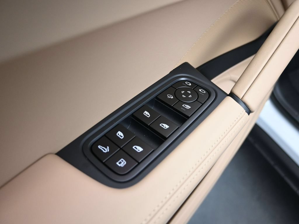 New 2026 Porsche Cayenne S AWD/4WD image 12