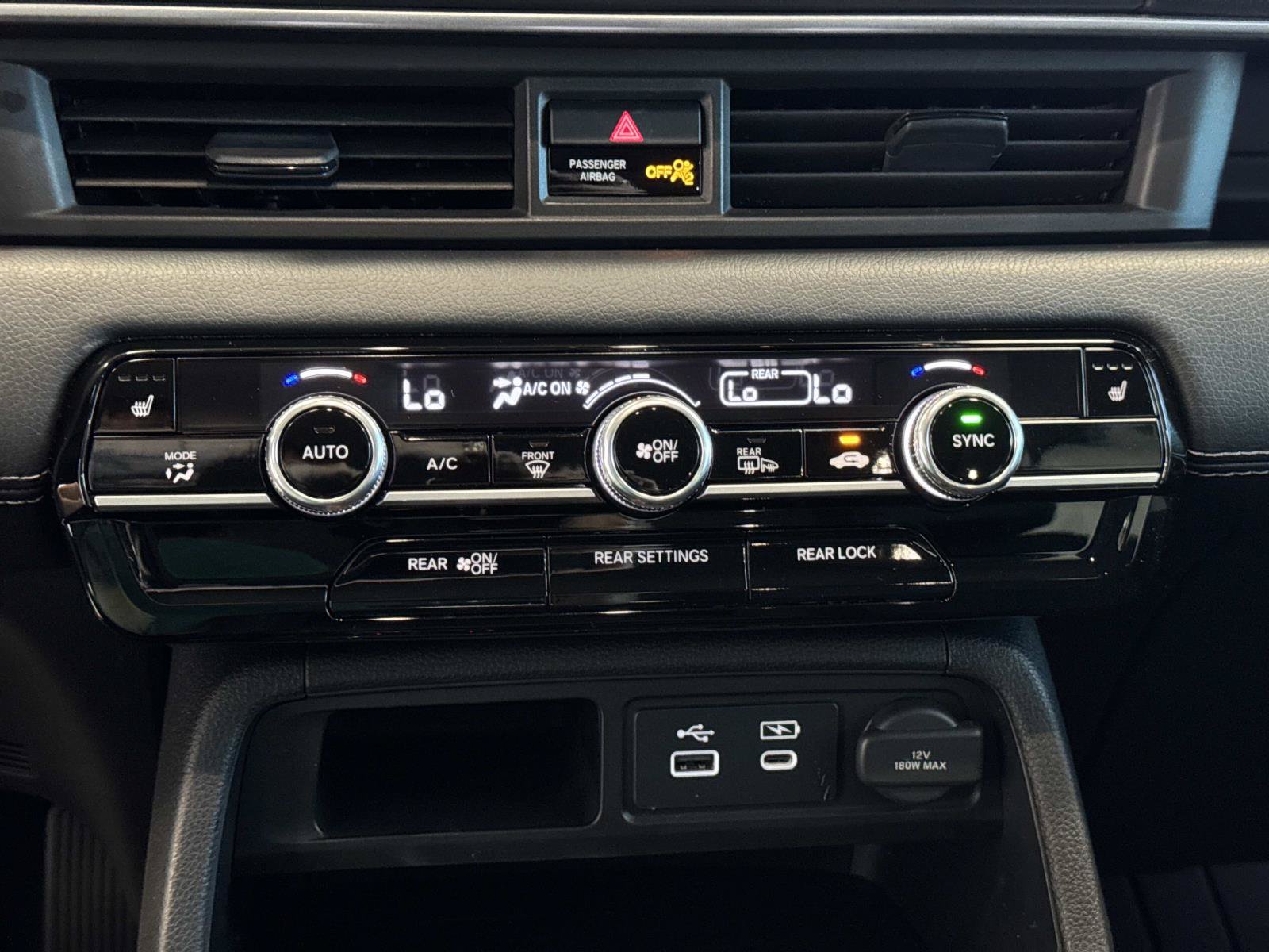 Used 2025 Honda Pilot Touring image 18