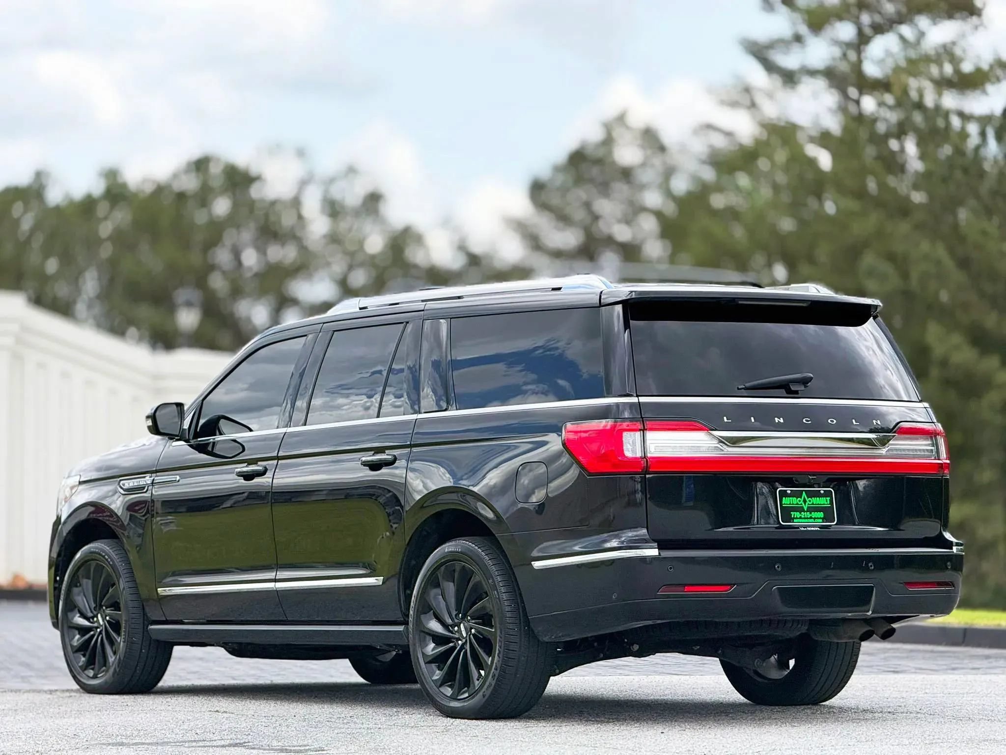 Used 2021 Lincoln Navigator L Reserve AWD/4WD image 6